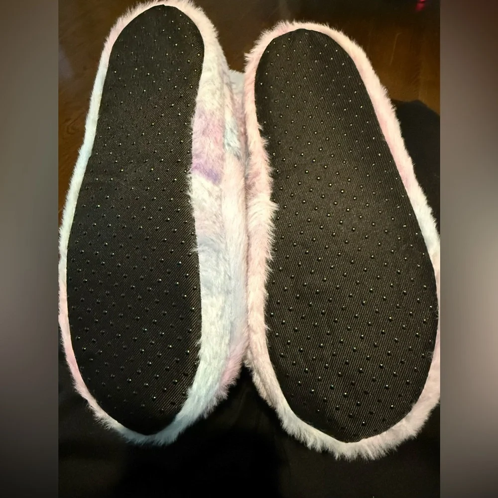 Girls unicorn slippers big kids size 3/4 worn once excellent condition